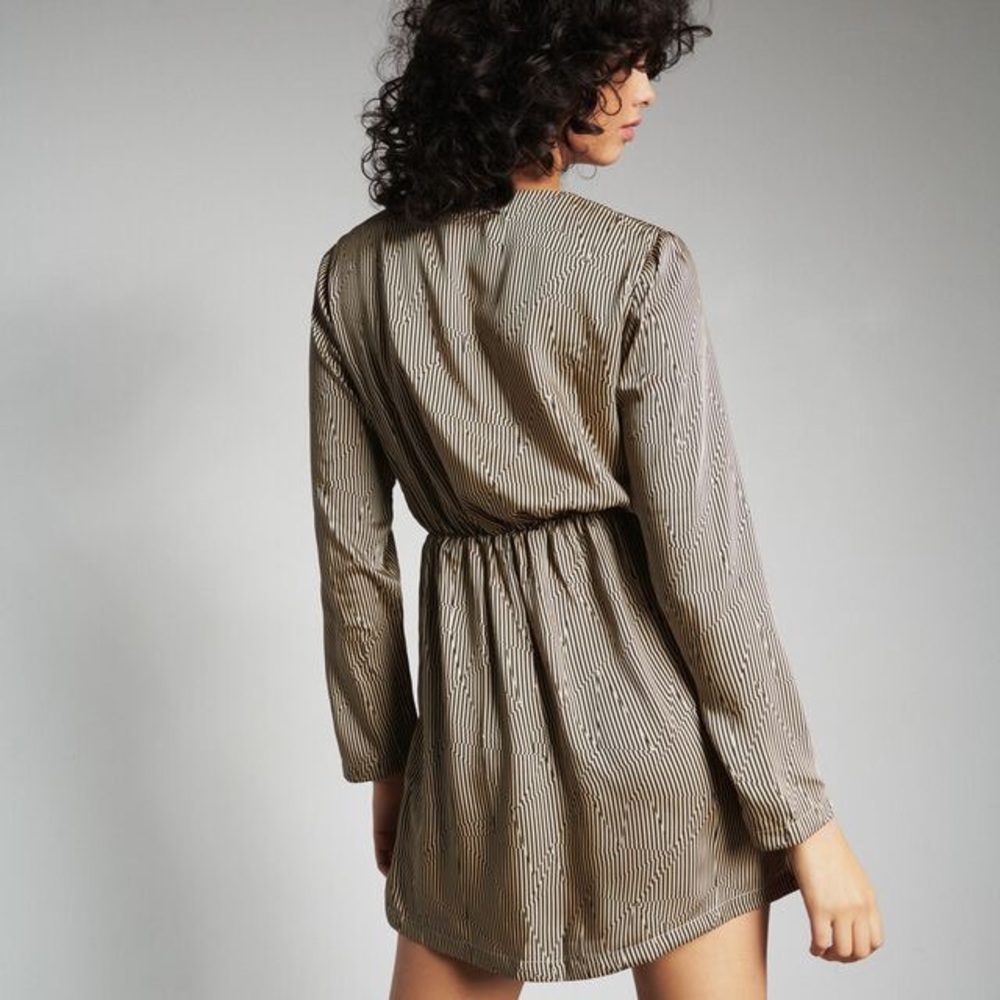 Dynamite dress - Picture 4 of 5